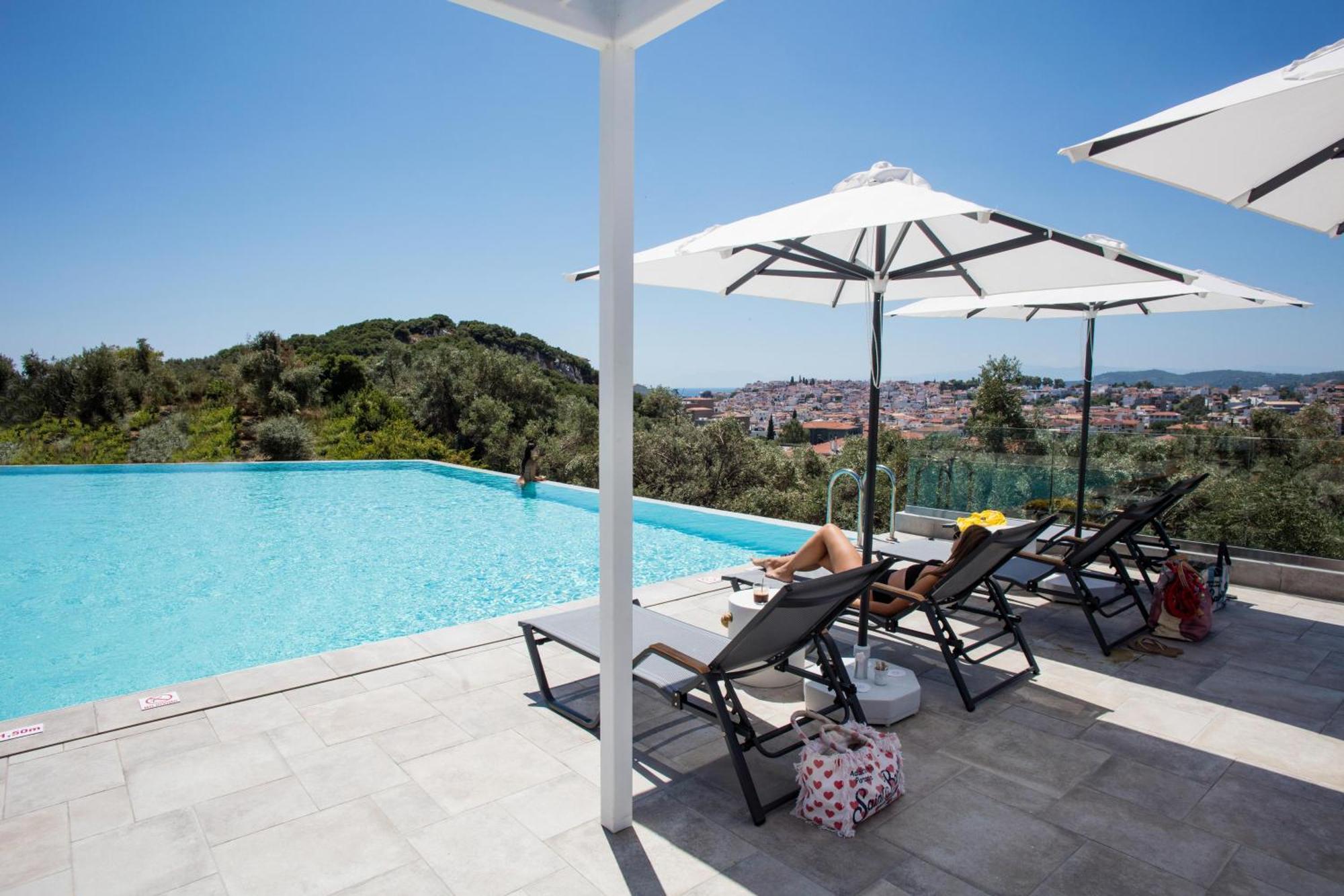 Amira Aparthotel Skiathos Town Exterior photo
